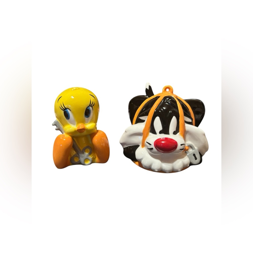 Vintage Tweety Sylvester Salt & Pepper Shakers Set Warner Bros 1998